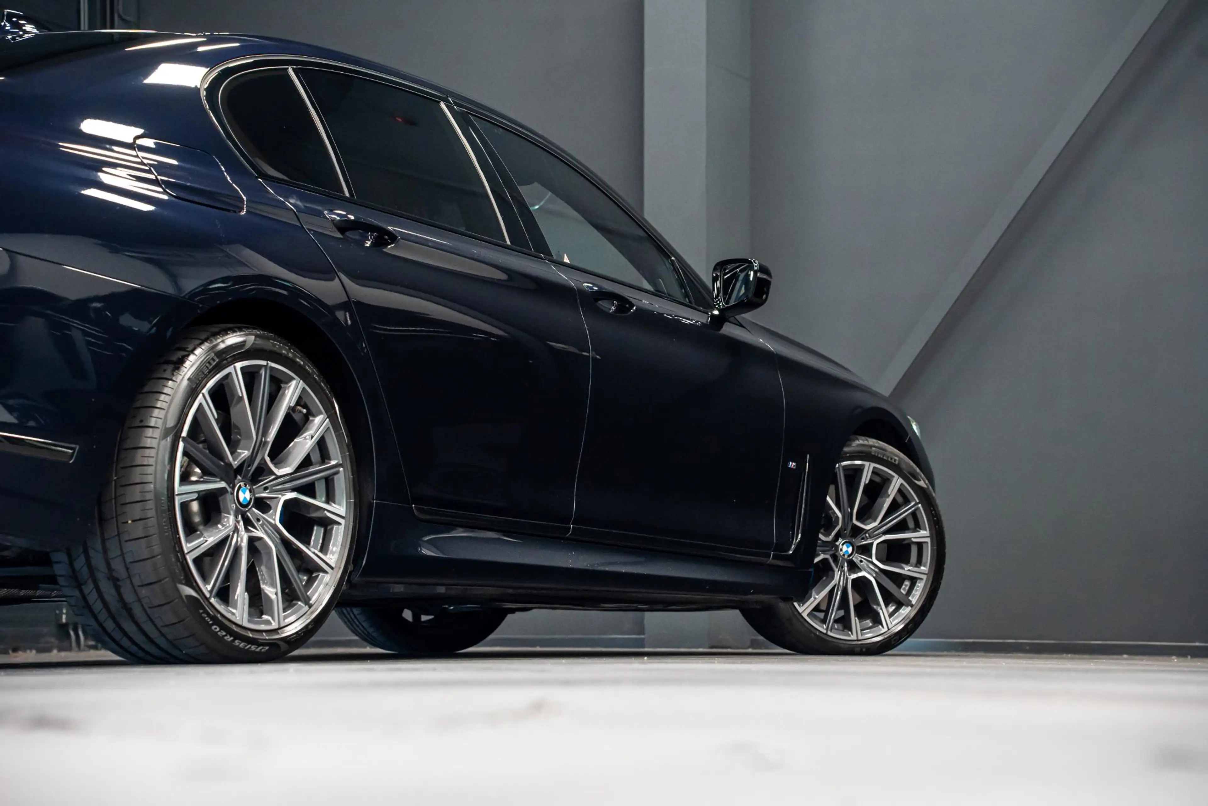 BMW 750 7-serie 750i xDrive High Executive *M-Sport / Harm — photo 25