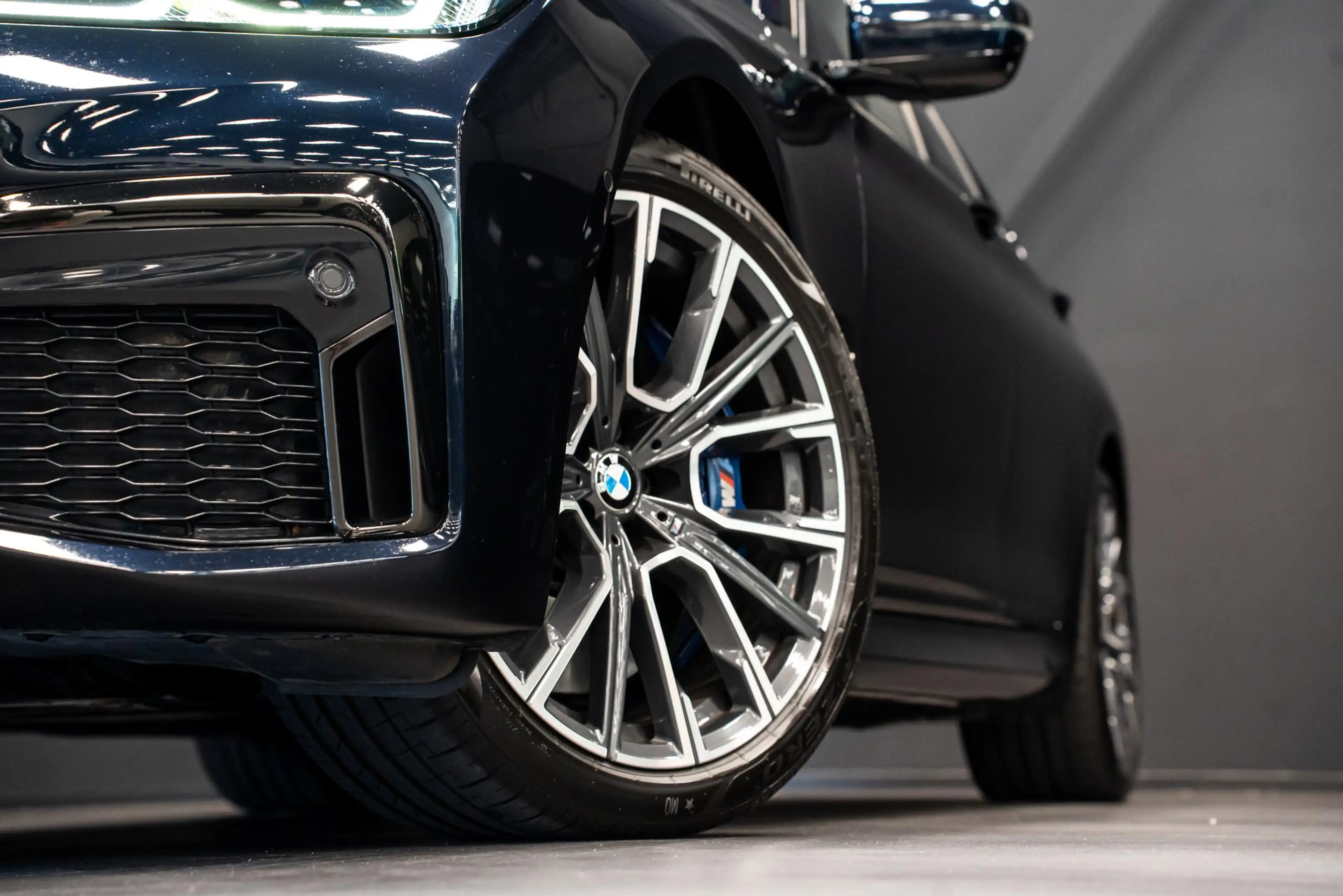 BMW 750 7-serie 750i xDrive High Executive *M-Sport / Harm — photo 4