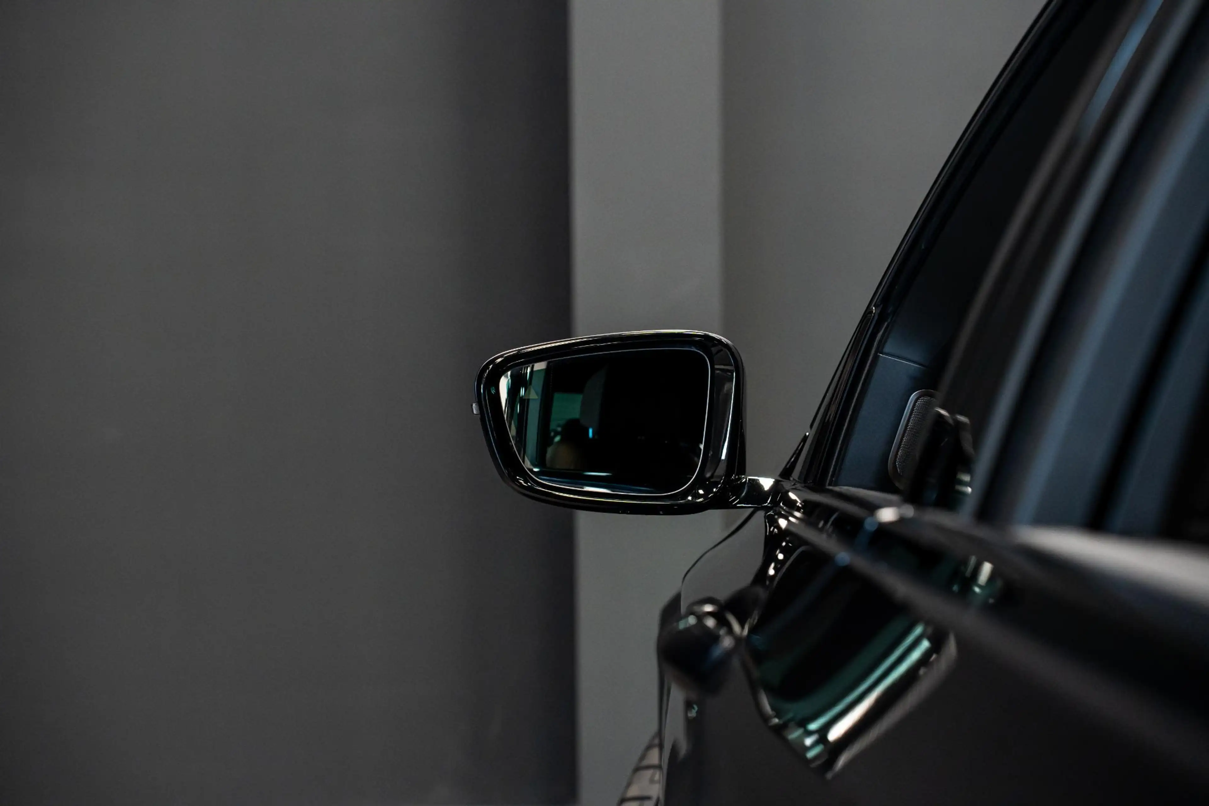 BMW 750 7-serie 750i xDrive High Executive *M-Sport / Harm — photo 29