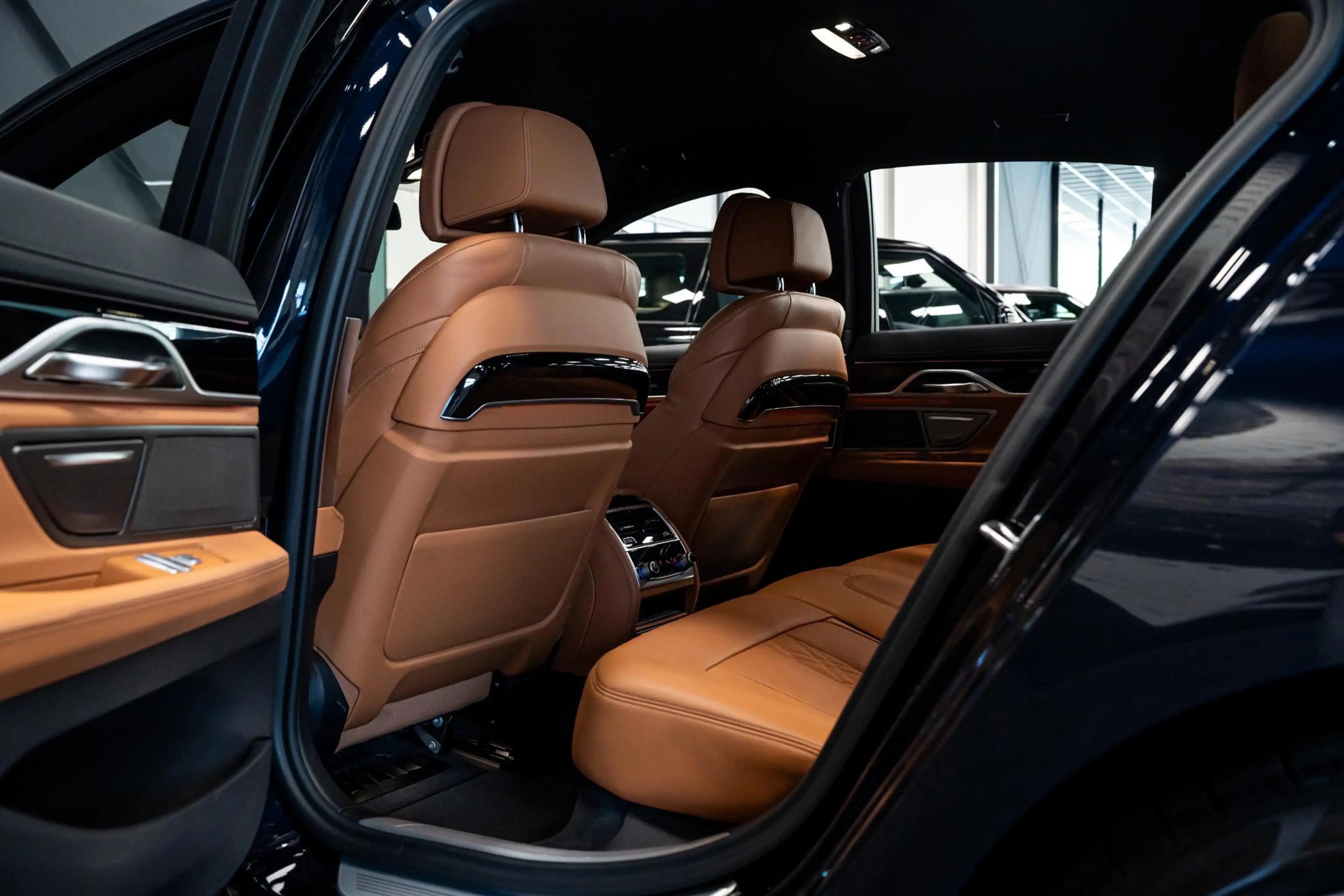 BMW 750 7-serie 750i xDrive High Executive *M-Sport / Harm — photo 43
