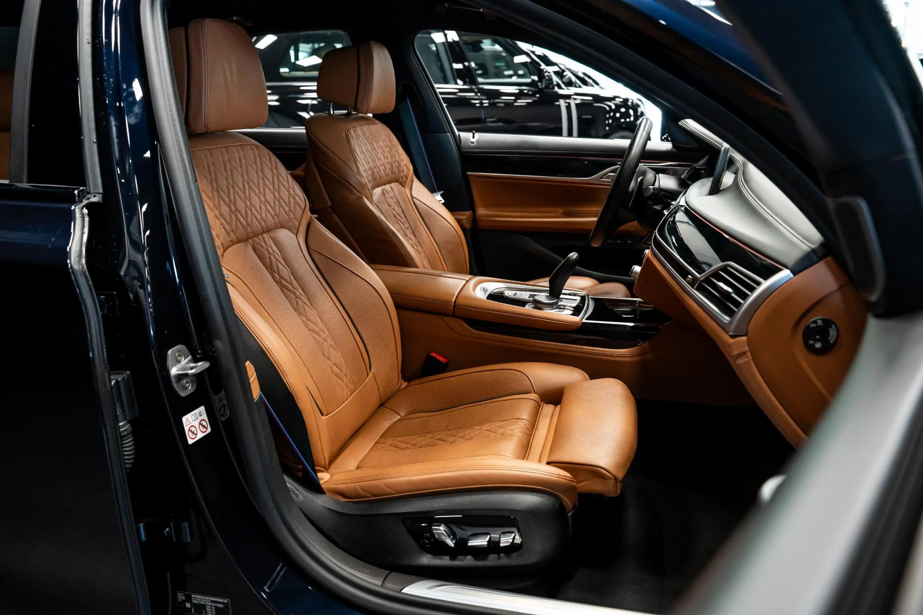 BMW 750 7-serie 750i xDrive High Executive *M-Sport / Harm — photo 26