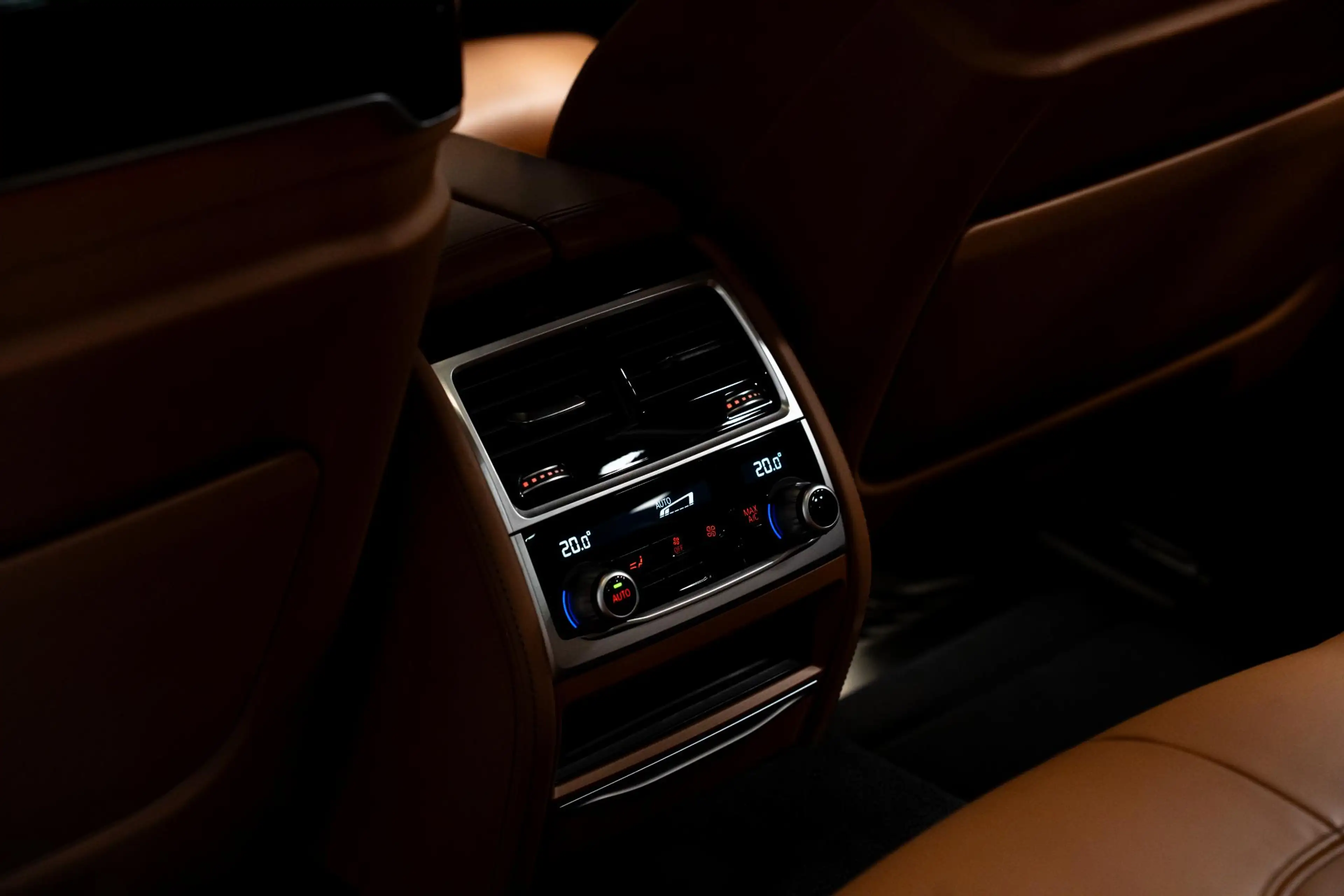 BMW 750 7-serie 750i xDrive High Executive *M-Sport / Harm — photo 44