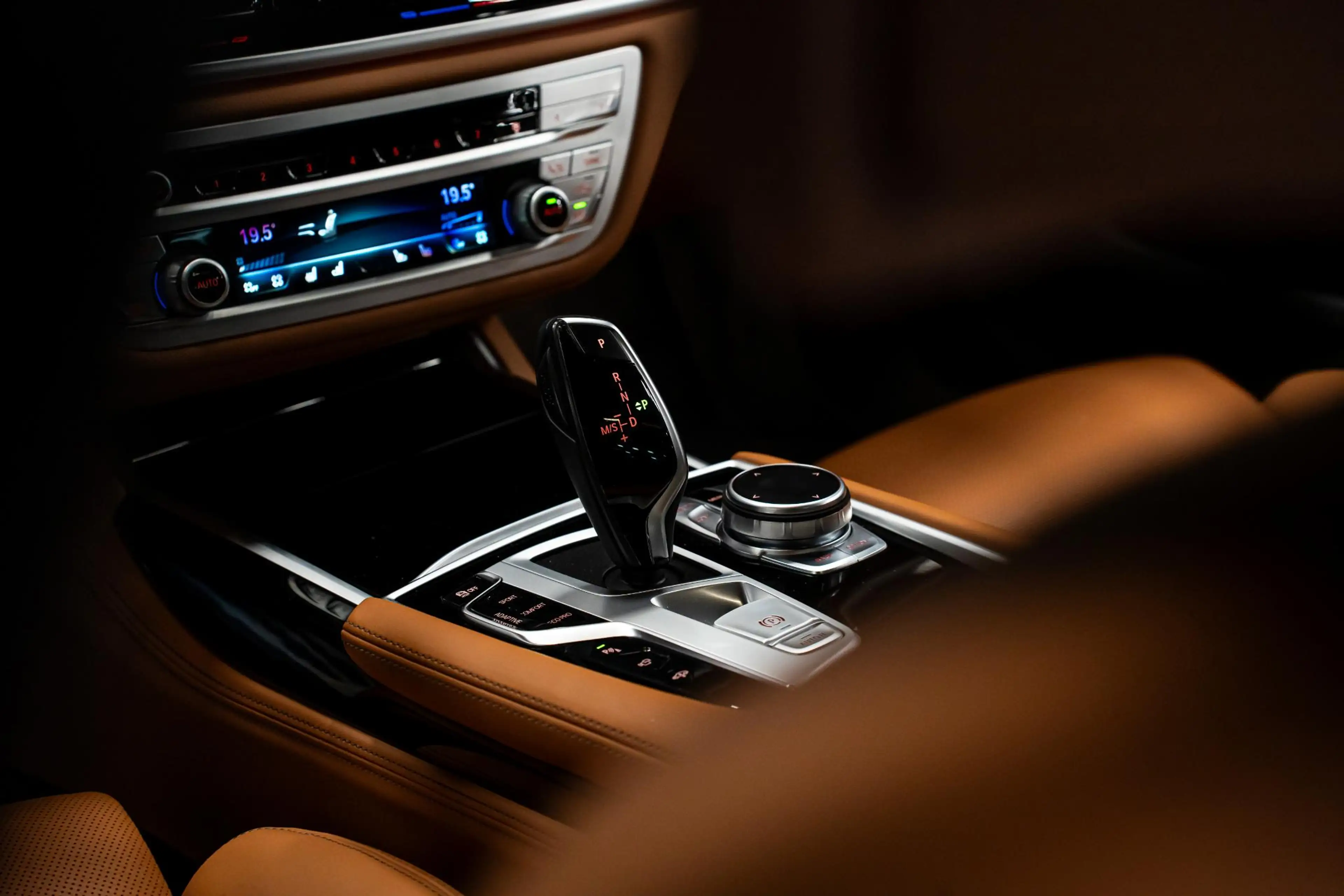 BMW 750 7-serie 750i xDrive High Executive *M-Sport / Harm — photo 42