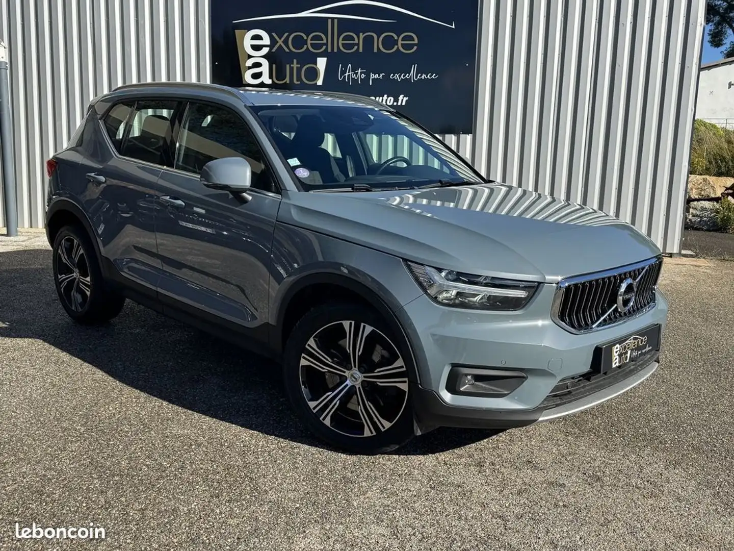 Volvo XC40 T4 RECHARGE 129 + 82CH BUSINESS DCT 7 Gris - 1