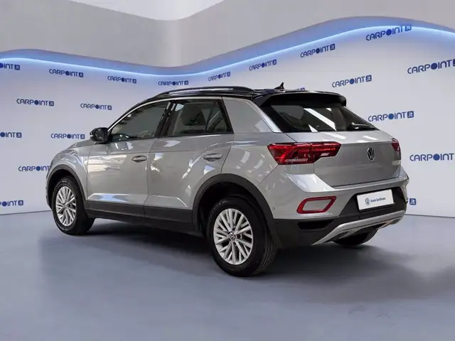 Volkswagen T-Roc view 4