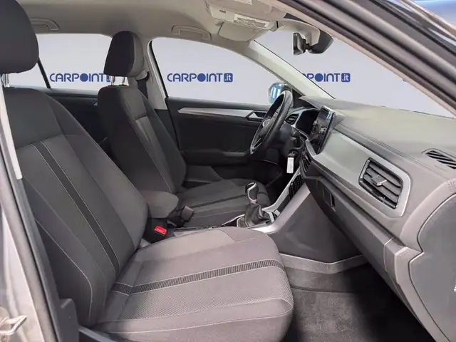Volkswagen T-Roc view 16