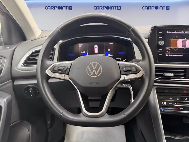 Volkswagen T-Roc view 13