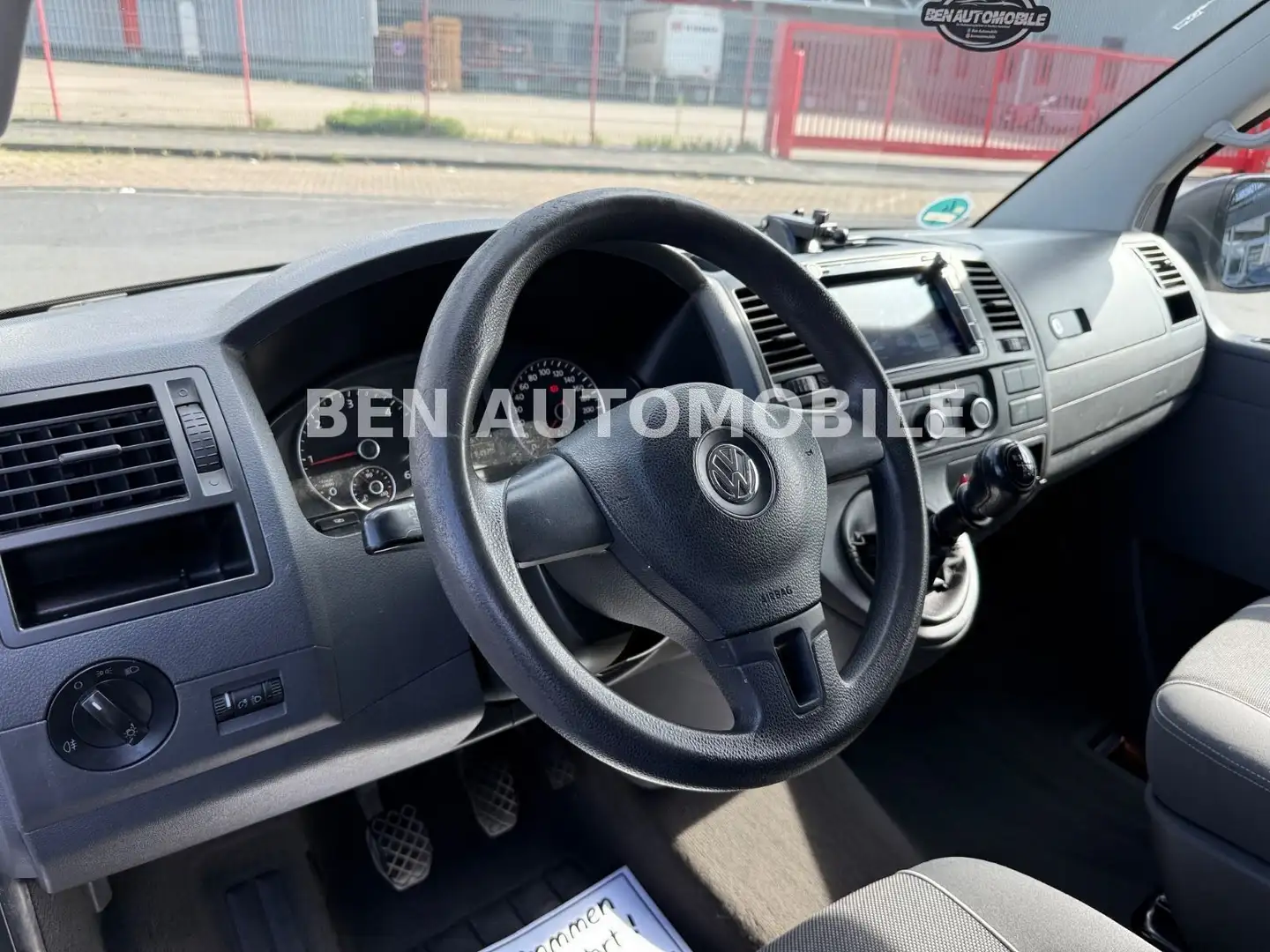 Volkswagen T5 Multivan Startline *AHK*KLIMA*140PS*7-PLÄTZE* Blanc - 2