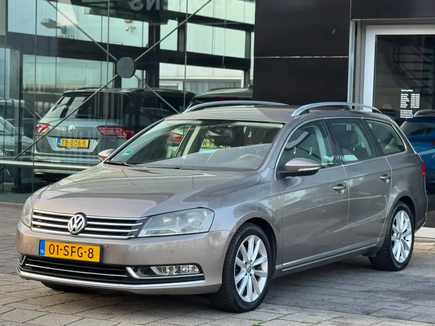 Volkswagen Passat Variant 1.4 TSI Highline BlueMotion Brun - 2
