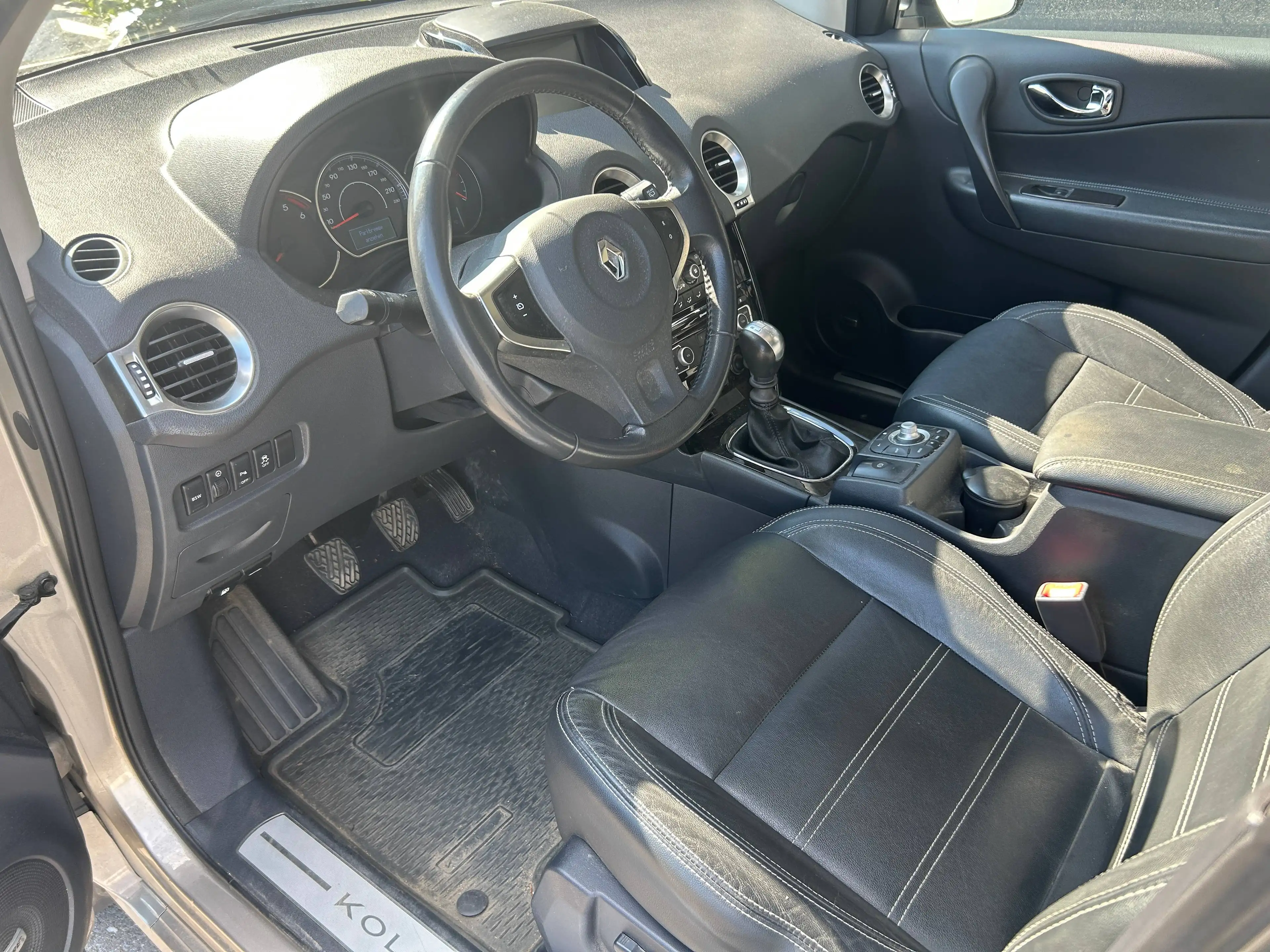 Renault Koleos Koleos dCi 150 FAP 4x4 Limited — photo 12