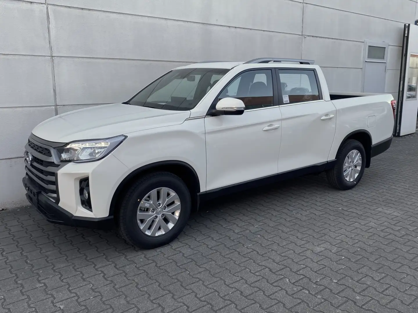 SsangYong Musso Grand 2.2 E-XDI AT 4WD Core MY25 digi Cockpit Nav White - 2