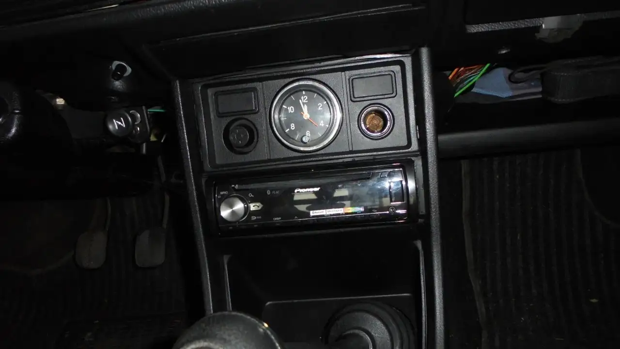 Lada 2107 1,5 4-Gang,beh.Heckscheibe, innen Grau, foto 11