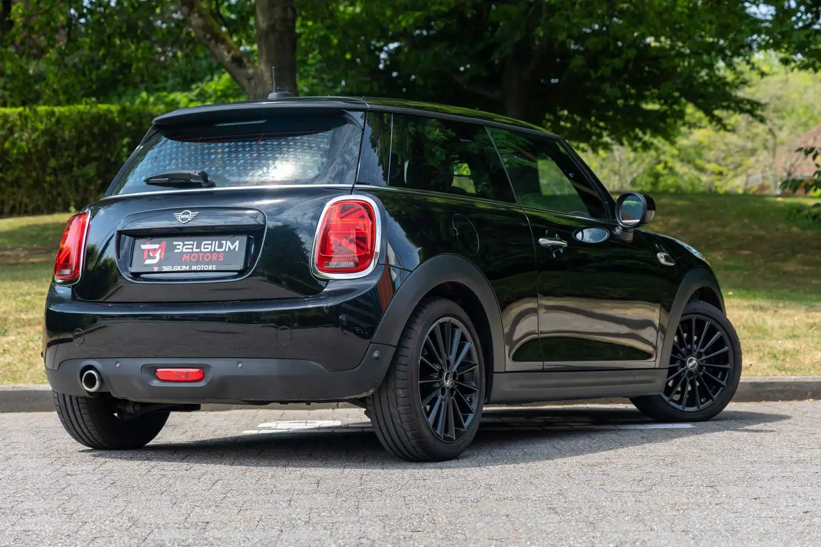 MINI Cooper - Carplay - Heated Seats - Keyless - Leather Zwart - 2