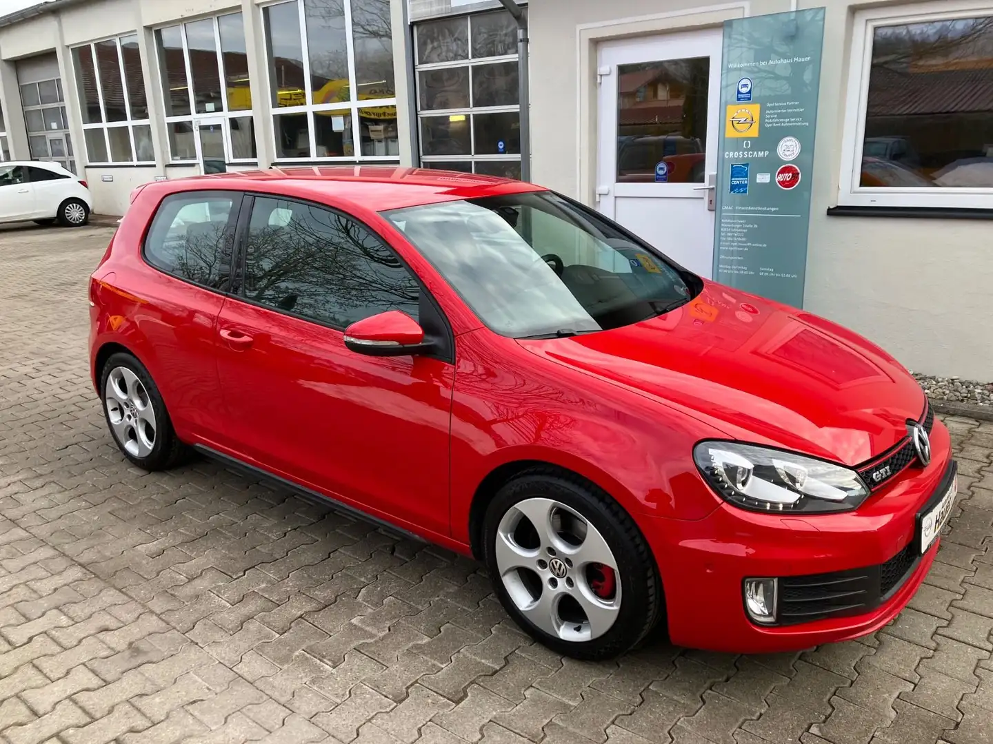 Volkswagen Golf VI GTI Rouge - 1