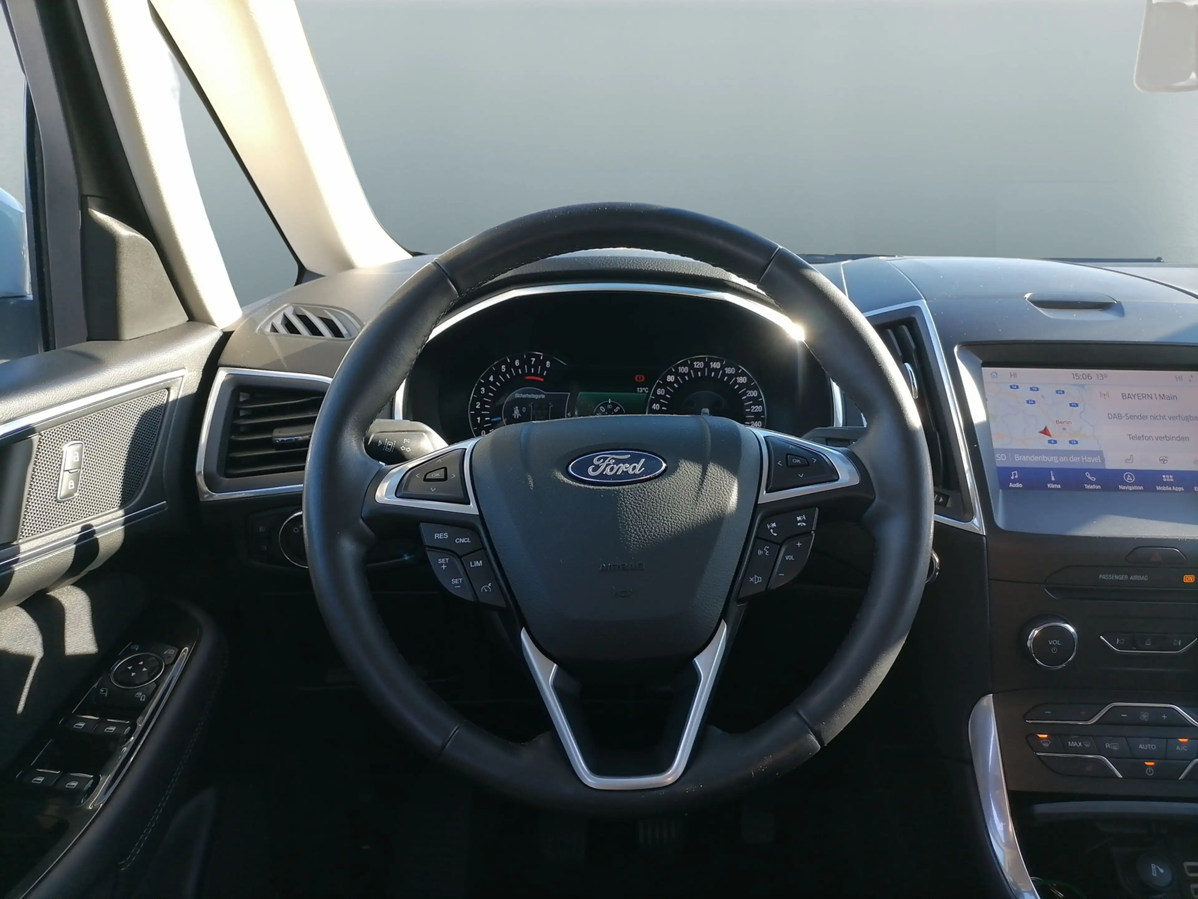 Ford Galaxy Titanium 1.5 EcoBoost 7Sitze — photo 10