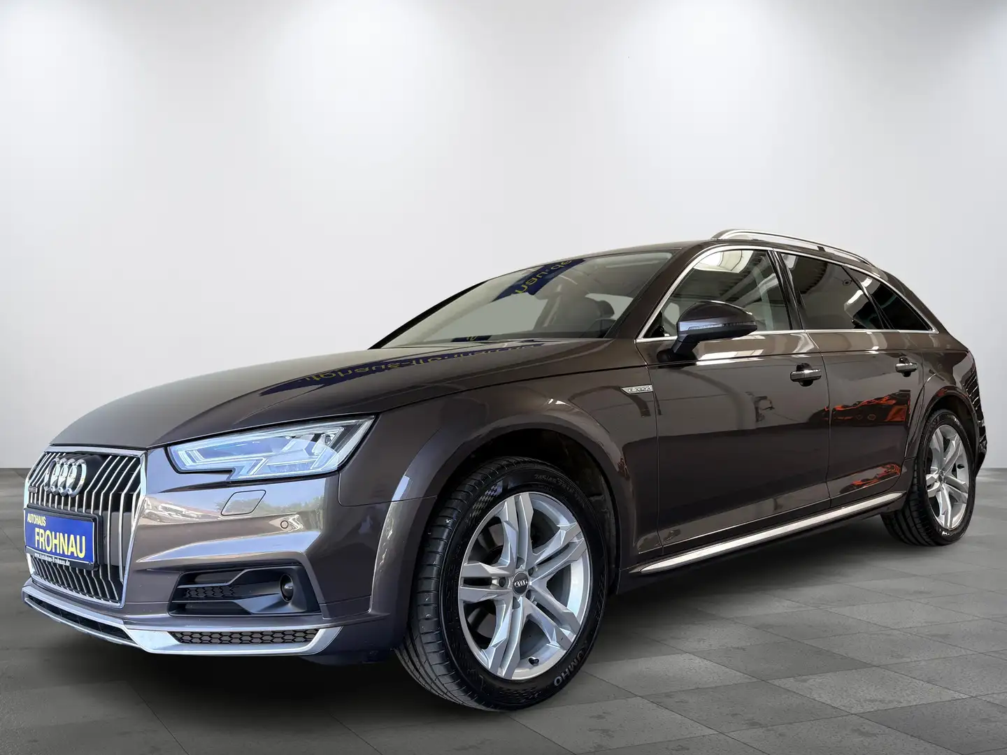 Audi A4 allroad quattro ACC Navi 18"Alu PDC Spurhalte LED AHK Brązowy - 1