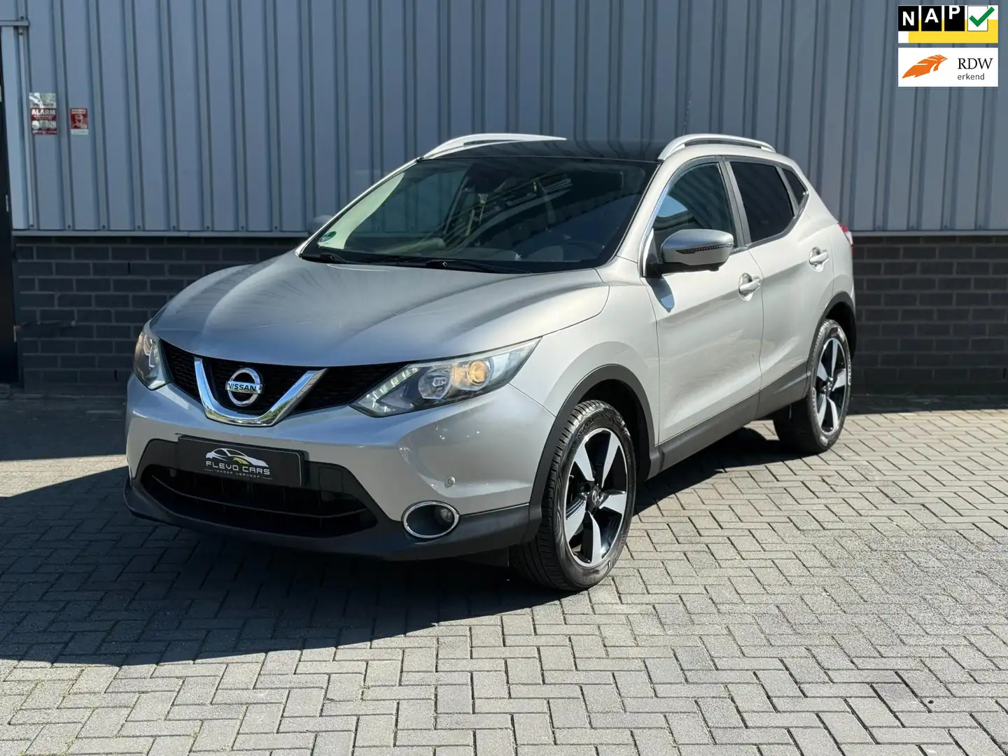 Nissan Qashqai 1.2 Connect Edition | 360 CAMERA | PANO | KEYLESS Gris - 1