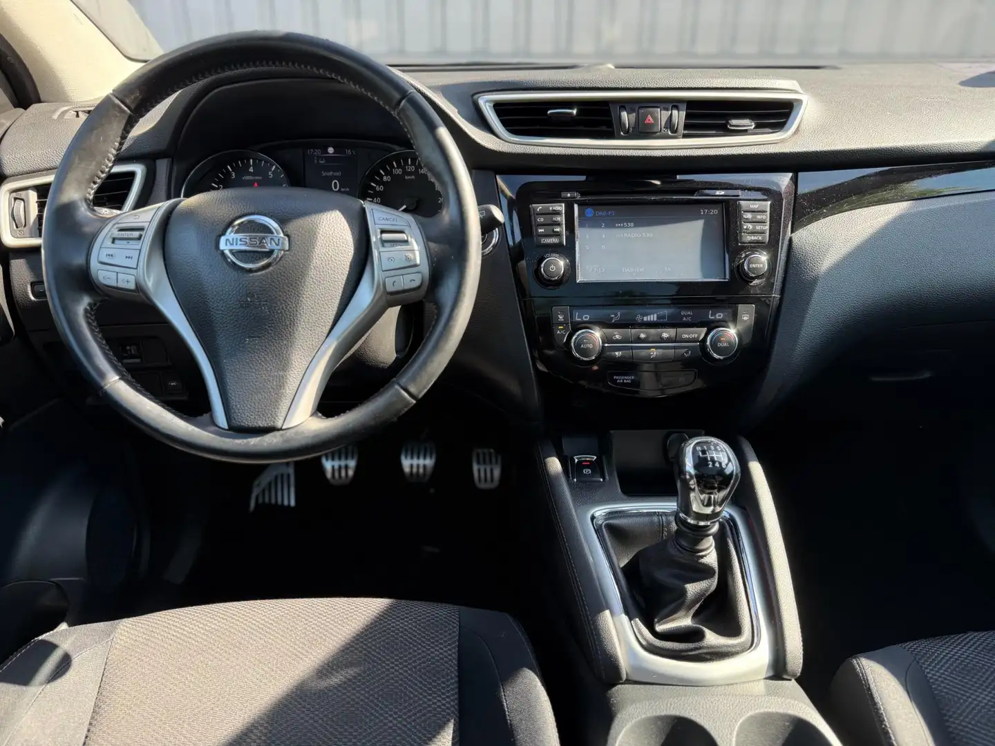 Nissan Qashqai 1.2 Connect Edition | 360 CAMERA | PANO | KEYLESS Gris - 2