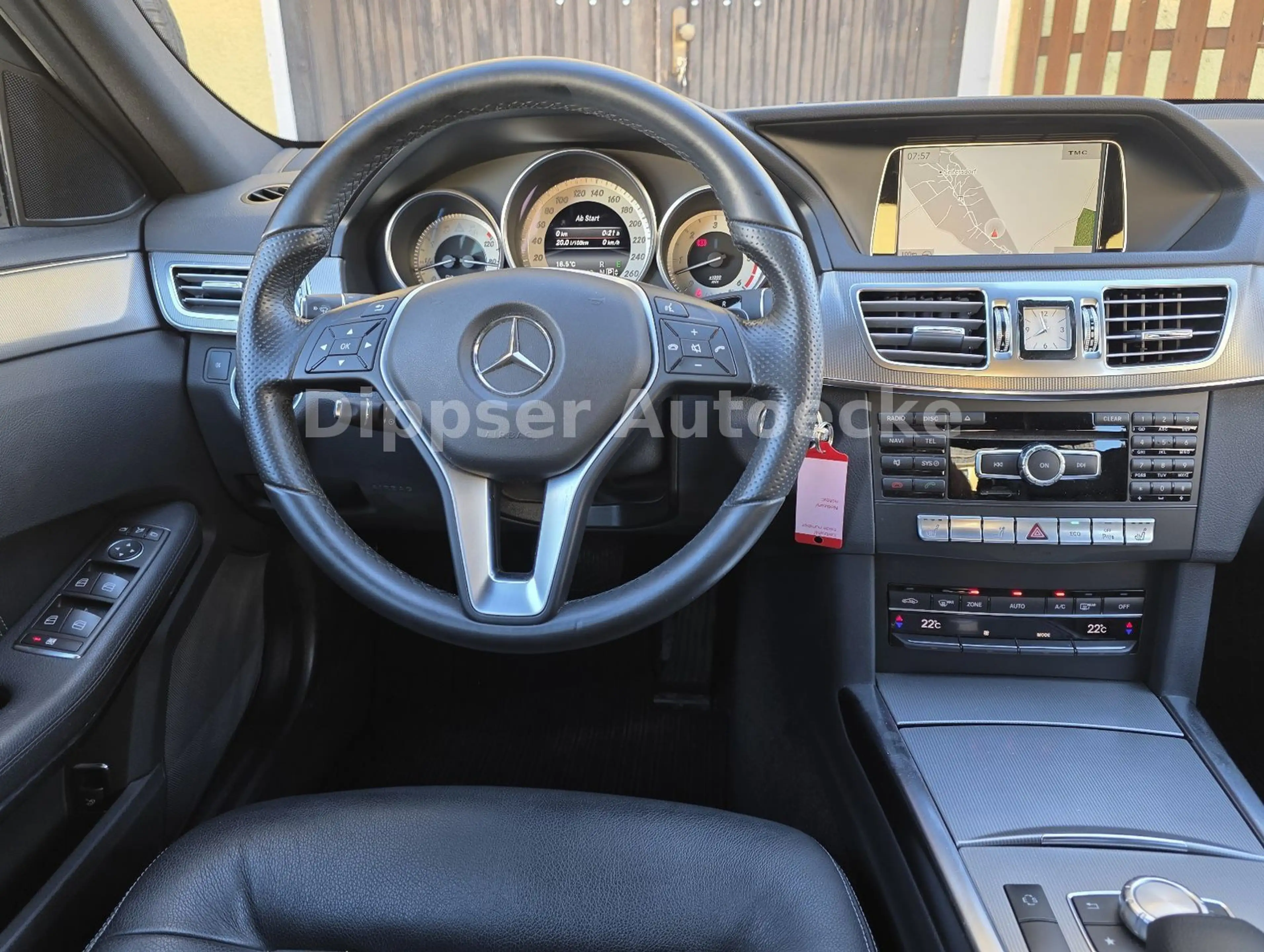 Mercedes-Benz E 350 _Limousine_4Matic_Climatr_Sitzh_8 fach... — photo 9