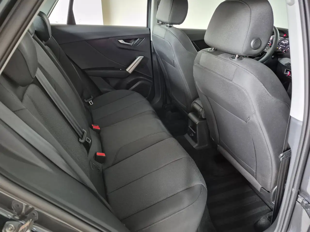 Audi Q2 35 TFSI S-TRONIC MATRIX APPLE CAR PLAY/ANDROID AUTO RETROCAMERA ACC RICARIA WIRELESS VIRTUAL COCKPIT, миниатюра 12