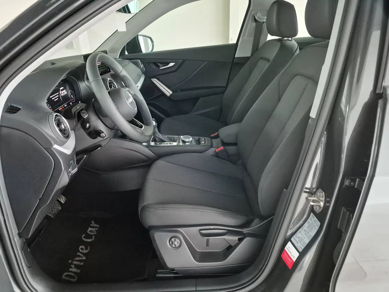 Audi Q2 35 TFSI S-TRONIC MATRIX APPLE CAR PLAY/ANDROID AUTO RETROCAMERA ACC RICARIA WIRELESS VIRTUAL COCKPIT, миниатюра 9