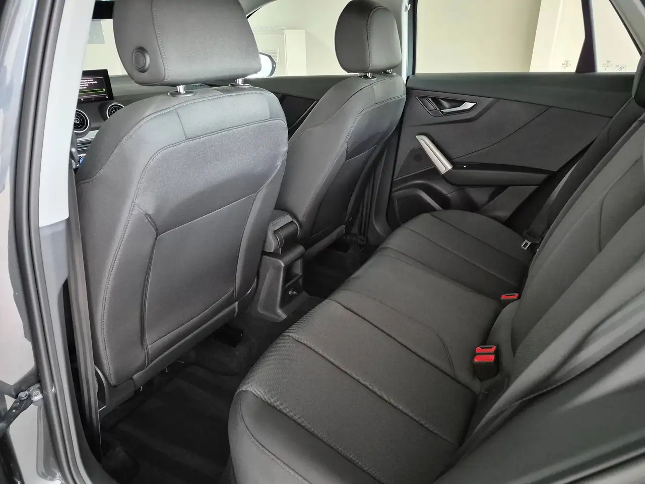 Audi Q2 35 TFSI S-TRONIC MATRIX APPLE CAR PLAY/ANDROID AUTO RETROCAMERA ACC RICARIA WIRELESS VIRTUAL COCKPIT, миниатюра 11