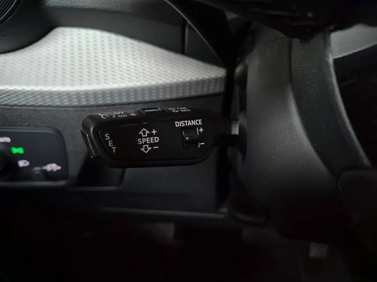 Audi Q2 35 TFSI S-TRONIC MATRIX APPLE CAR PLAY/ANDROID AUTO RETROCAMERA ACC RICARIA WIRELESS VIRTUAL COCKPIT, миниатюра 18