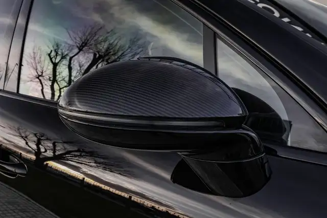 Porsche Cayenne view 8