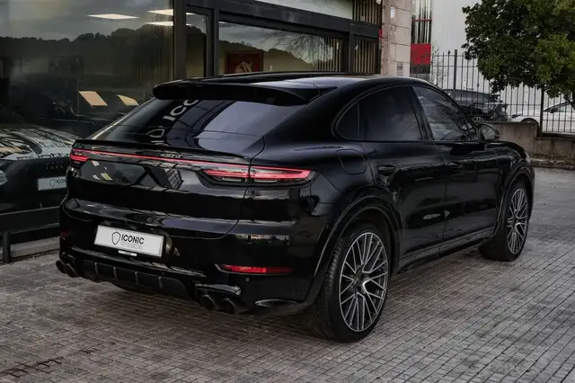 Porsche Cayenne view 9