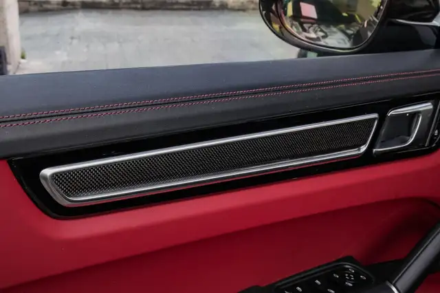 Porsche Cayenne view 15