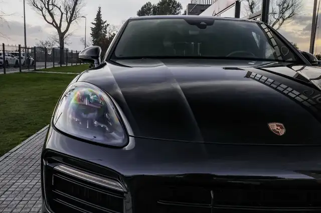 Porsche Cayenne view 7