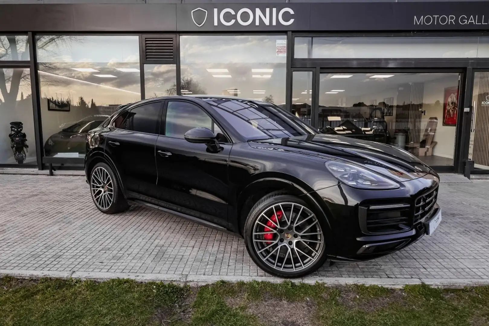 Porsche Cayenne Coupé GTS Negro - 1