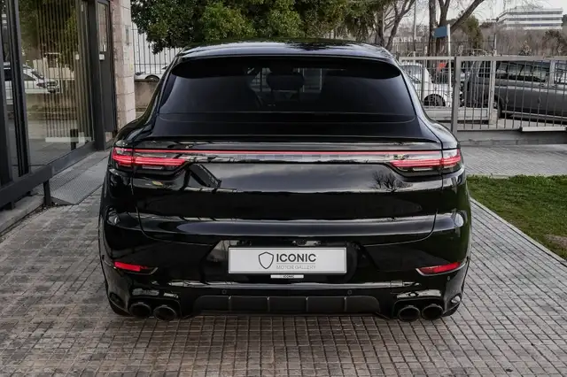 Porsche Cayenne view 10
