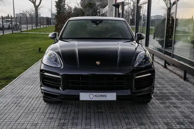 Porsche Cayenne view 6