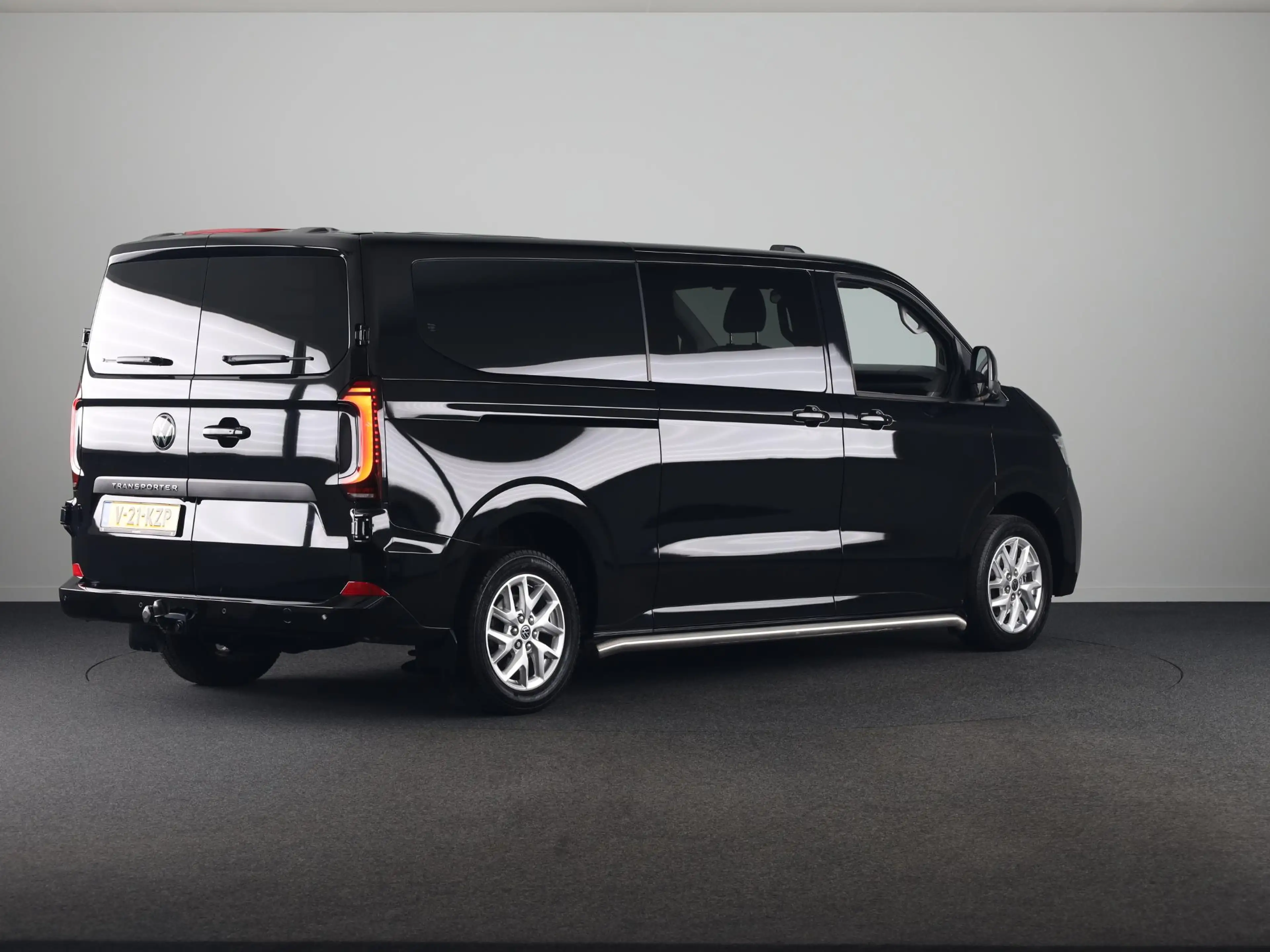 Volkswagen Transporter 2.0 TDI L2H1 30 Bulli Intro DC 170 pk Automaat | V — photo 4