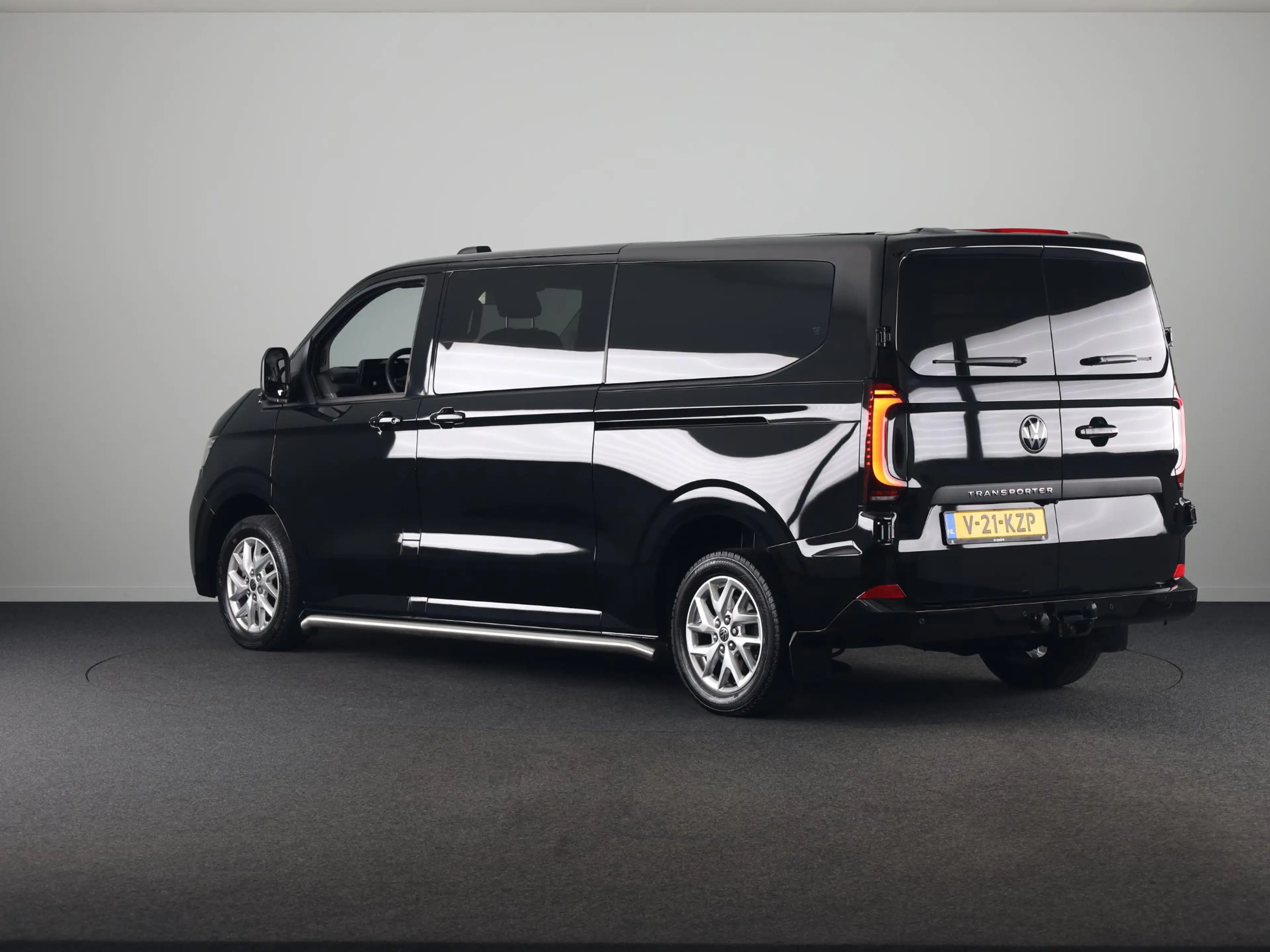 Volkswagen Transporter 2.0 TDI L2H1 30 Bulli Intro DC 170 pk Automaat | V — photo 3