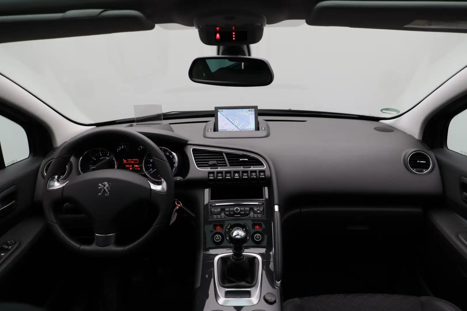 Peugeot 3008 1.6 THP 156pk *Trekhaak* Allure Panorama dak Navig Gris - 2