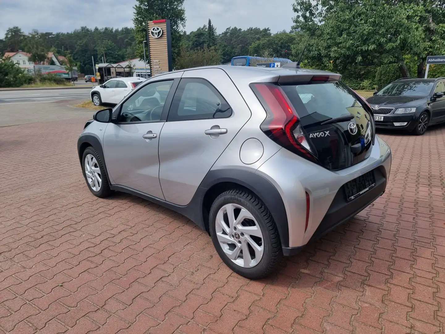 Toyota Aygo X 1.0 Play Silber - 2