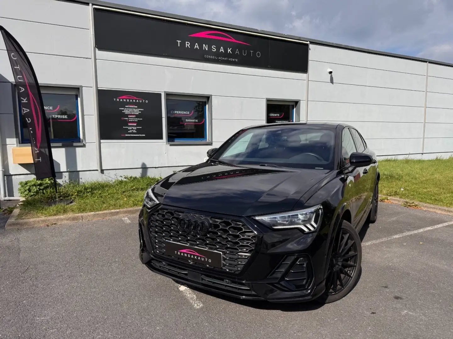 Audi Q3 35 TDI 150 ch S tronic 7 S line Full Black Noir - 1