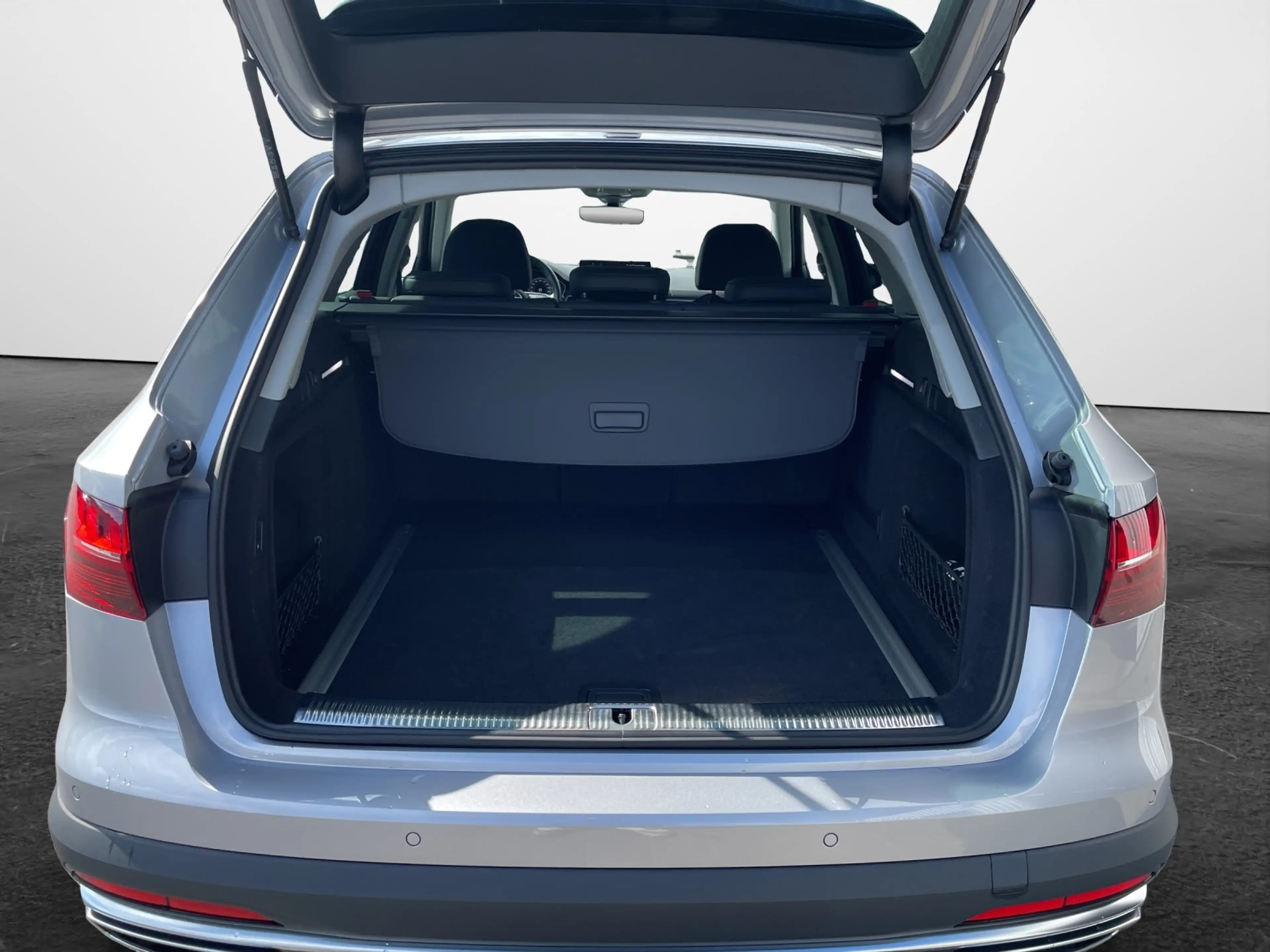 Audi A4 allroad quattro 40 TDI s tronic — photo 12