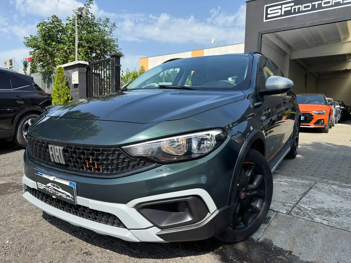 Fiat Tipo 1.5 Hybrid DCT 5 porte Cross Garmin Grün - 2