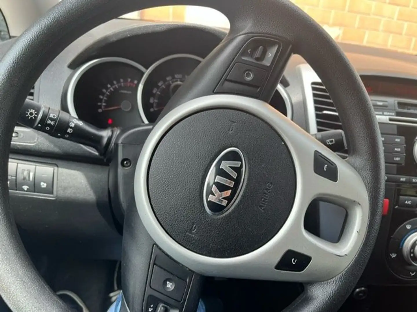 Kia Venga CROSS Білий - 2