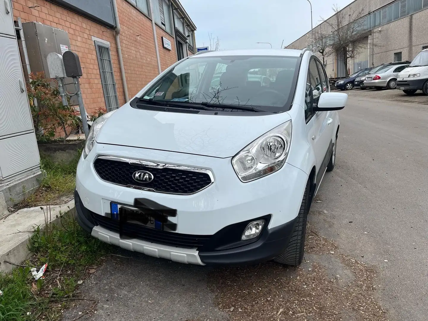 Kia Venga CROSS Білий - 1