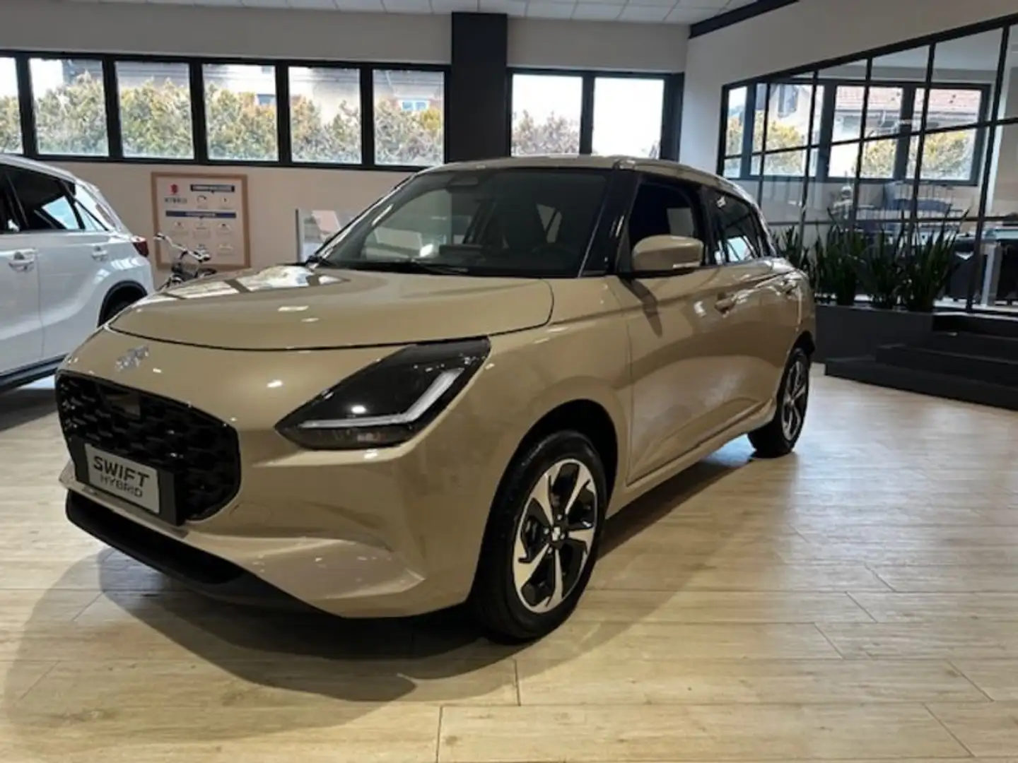 Suzuki Swift 1.2 Hybrid CVT Top Beige - 2
