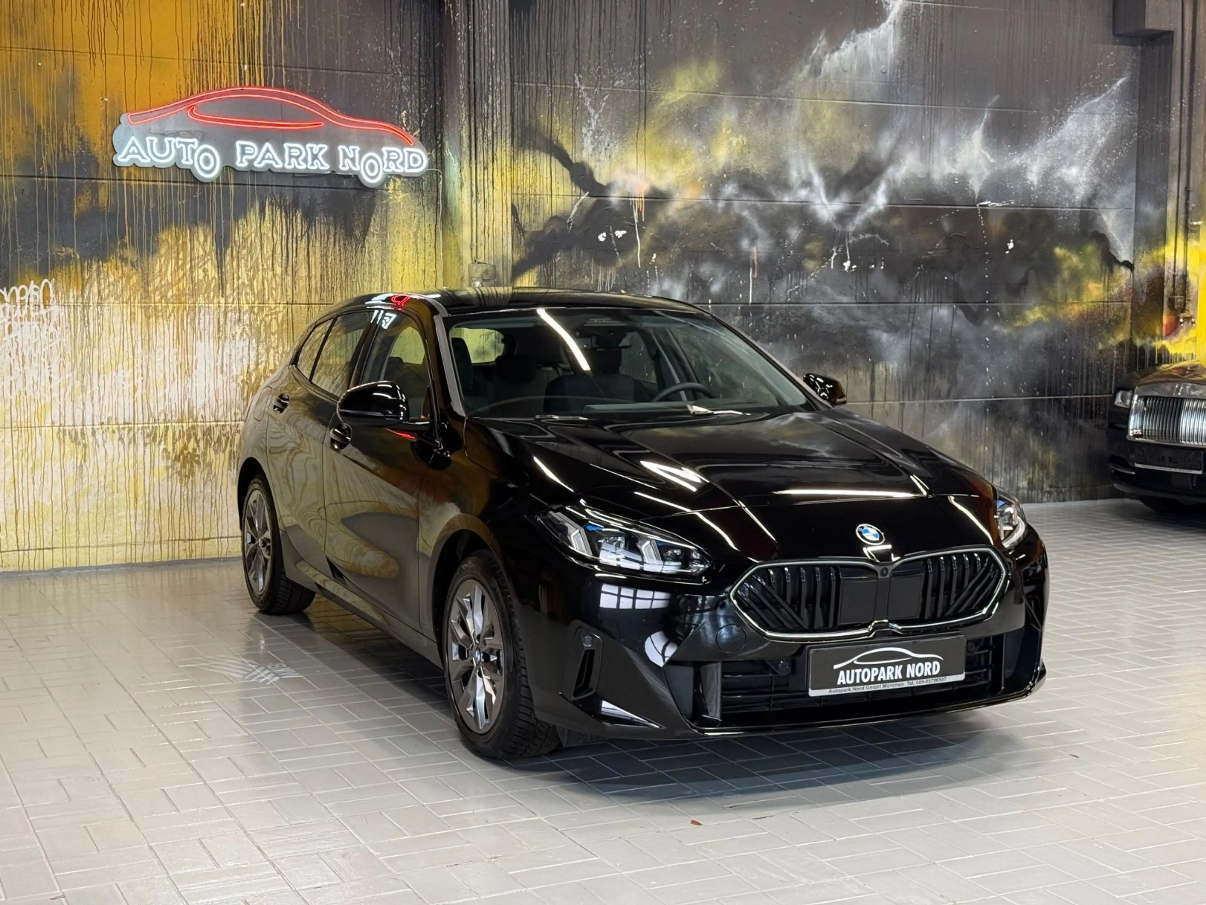BMW 120 i Aut. LED~HEADUP~KAMERA360~ICONIC GLOW~DAB+ — photo 9