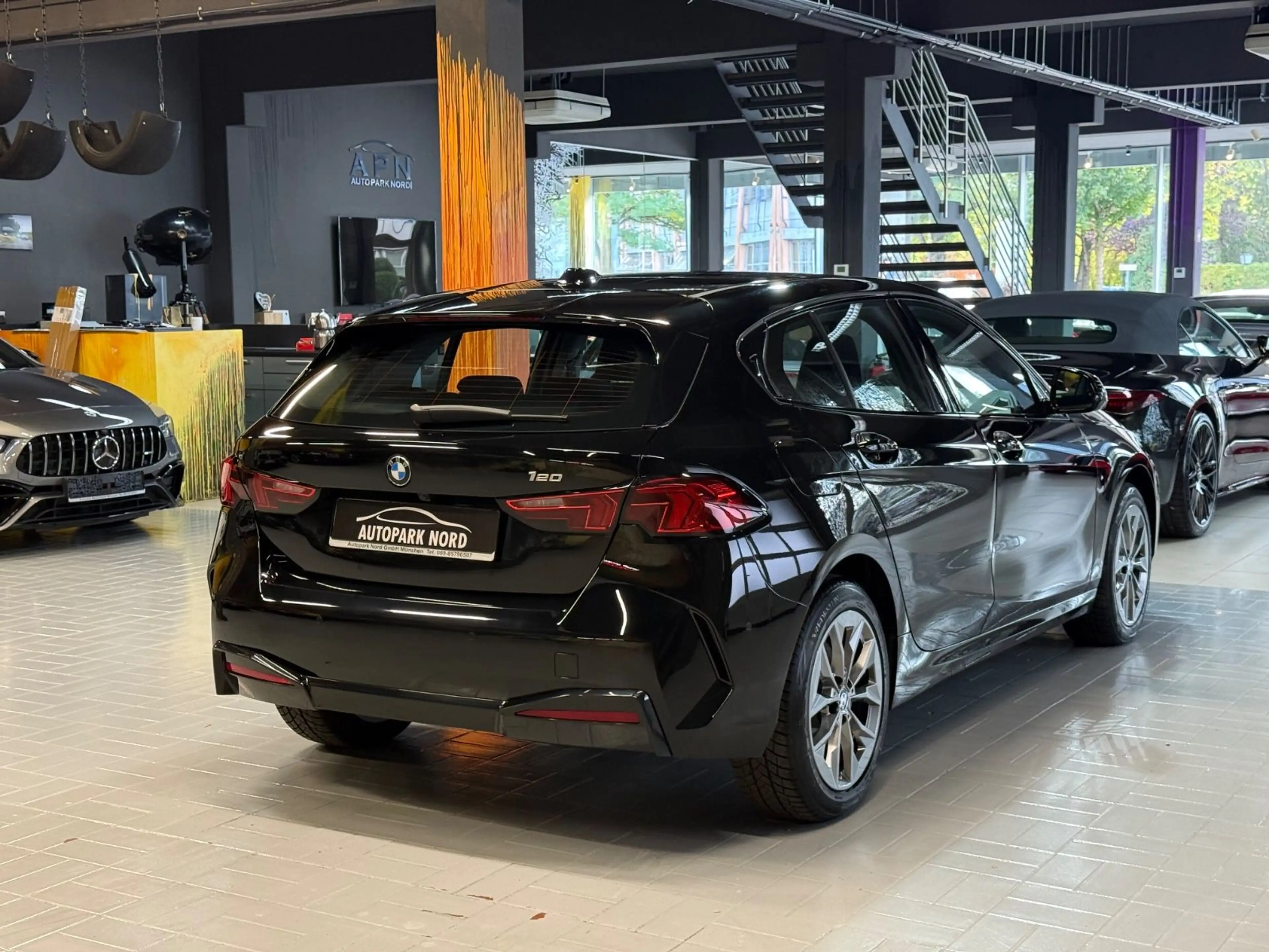 BMW 120 i Aut. LED~HEADUP~KAMERA360~ICONIC GLOW~DAB+ — photo 7