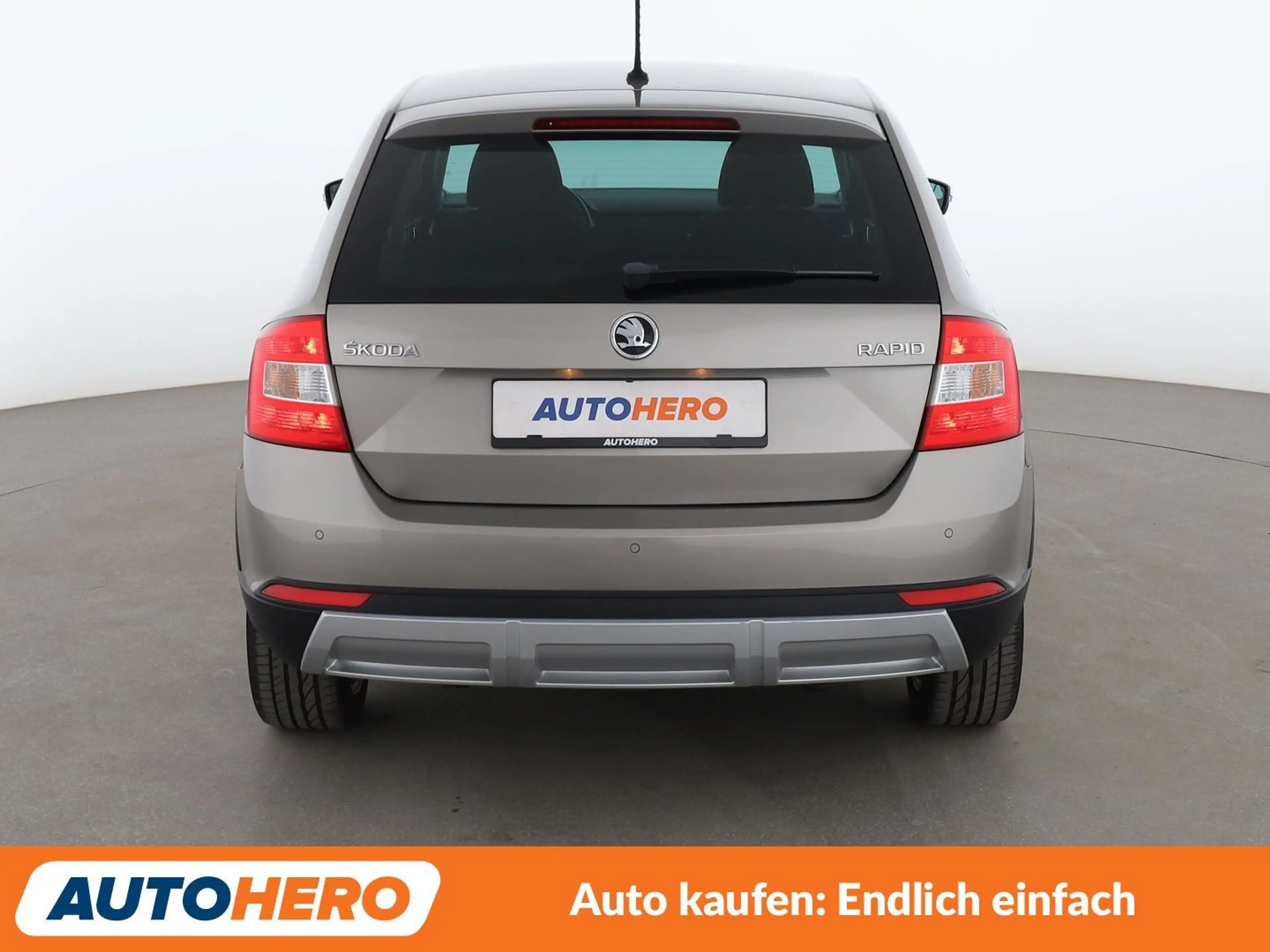 Skoda Rapid/Spaceback 1.2 TSI ScoutLine*TEMPO*PDC*SHZ*KLIMA*GARANTIE* — photo 5