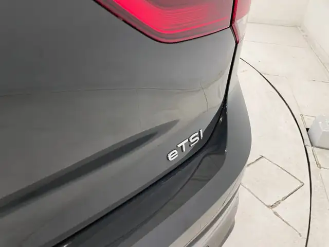 Volkswagen Golf view 14