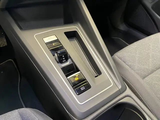 Volkswagen Golf view 9