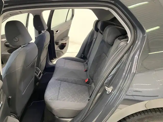 Volkswagen Golf view 7